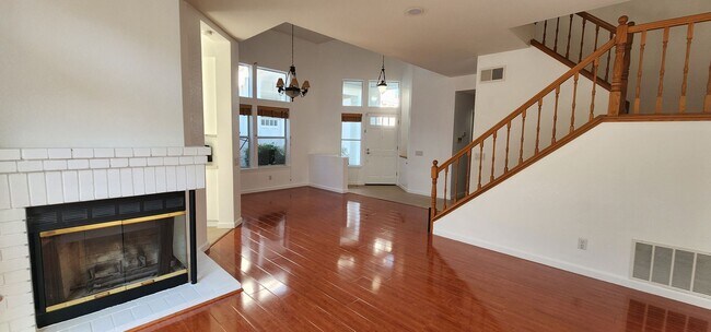 Foto del edificio - Fremont-Beautiful Ardenwood, ABSOLUTELY HU...