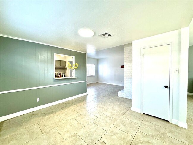 Foto del edificio - 11127 Village Bend Ln