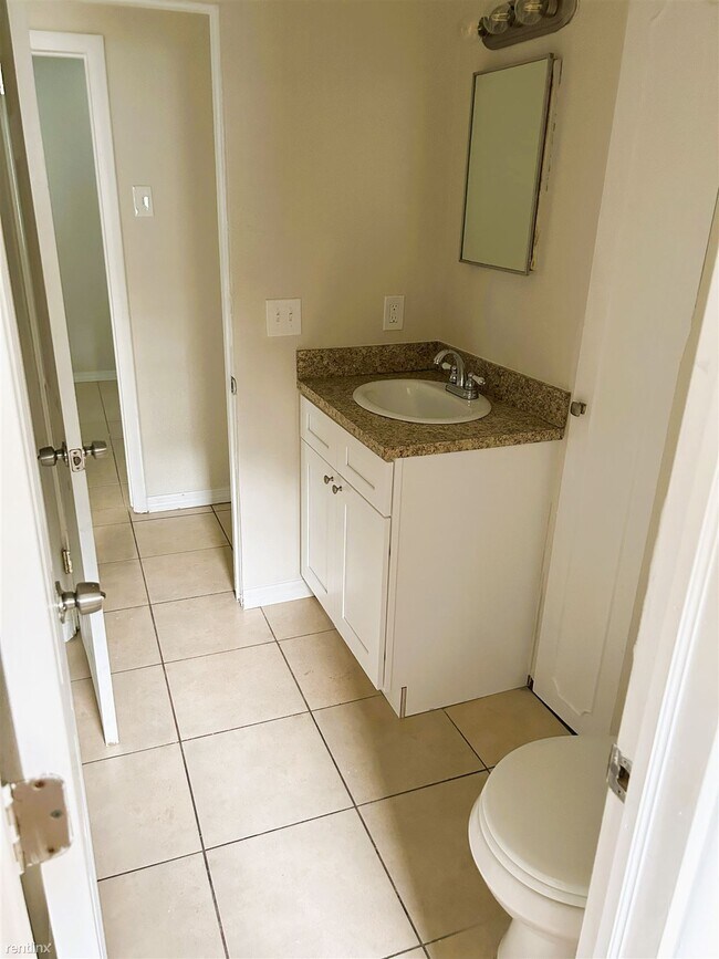 Foto del edificio - 3 br, 1.5 bath House - 284 17th Street Nor...