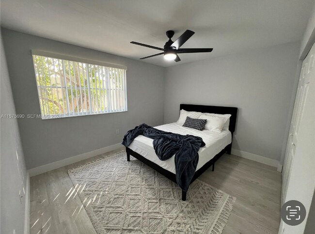 Foto del edificio - 6155 NW 186th St