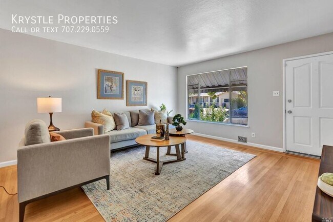 Building Photo - Spacious Single-Family Home with large bac...