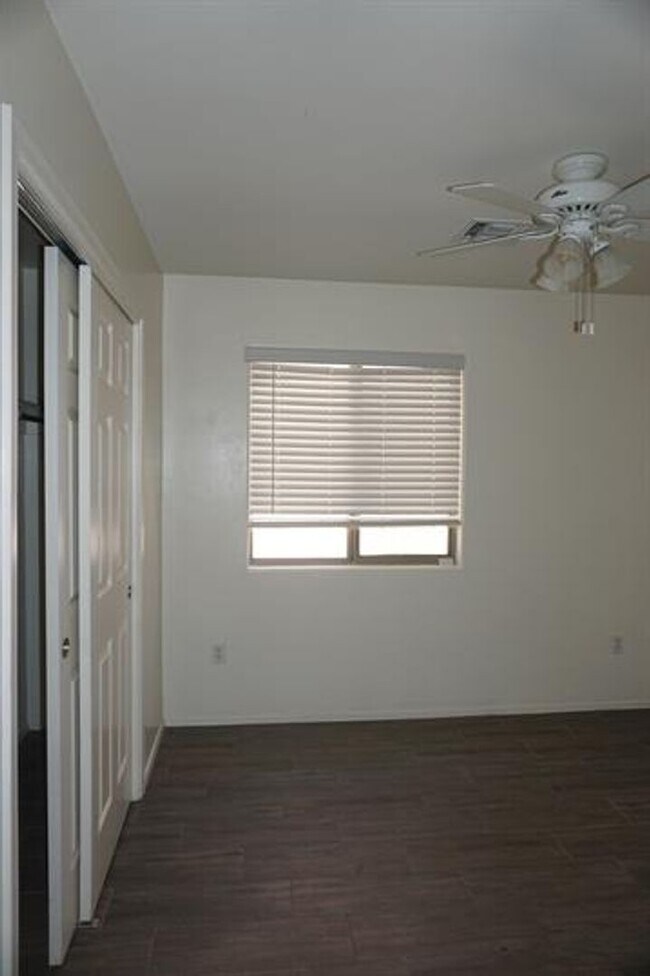 Building Photo - 4137 E Shadow Branch Dr