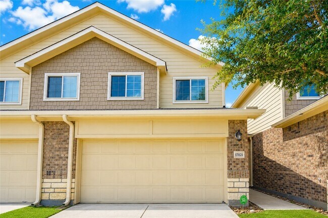 Foto del edificio - 17021 Wilthorne Gardens Ct