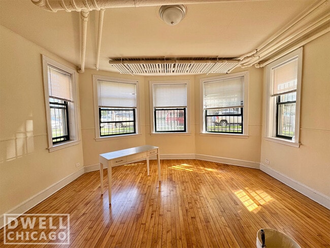 Building Photo - 2327 N Spaulding Ave