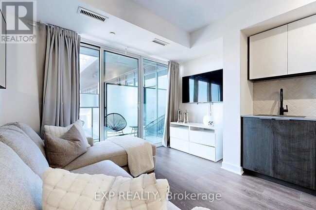 Building Photo - 36 Zorra St