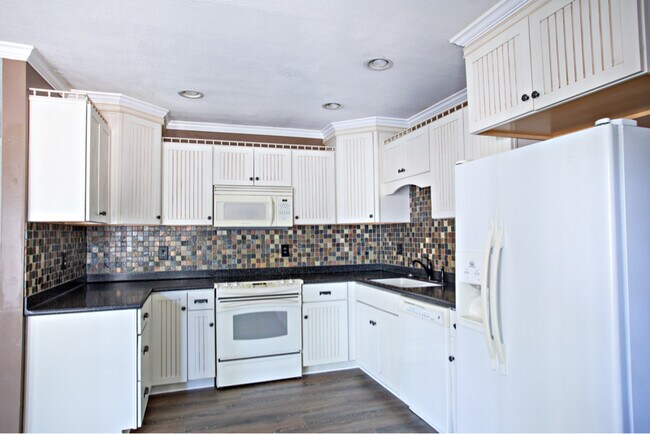 Foto del edificio - 114 W Main St