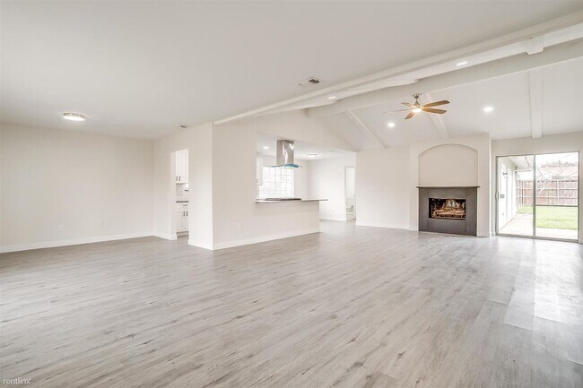 Building Photo - 5 br, 3 bath House - 640 Pinehurst Drive