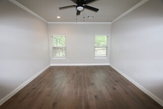 Building Photo - 150 Harbour Town Cir