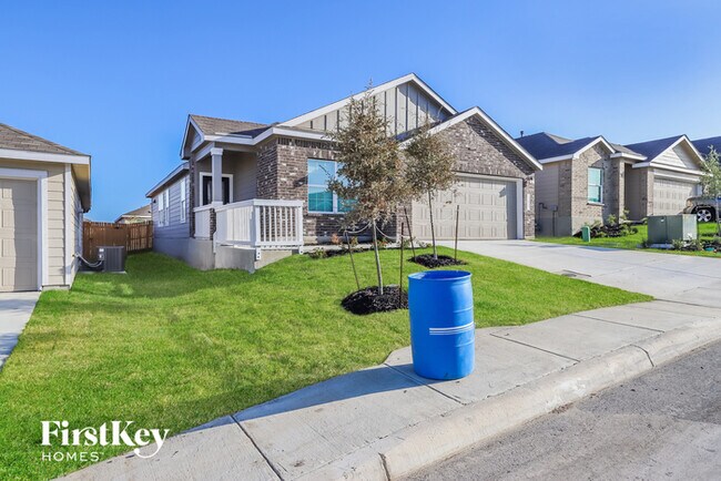 Foto del edificio - 13027 Rosemary Cove