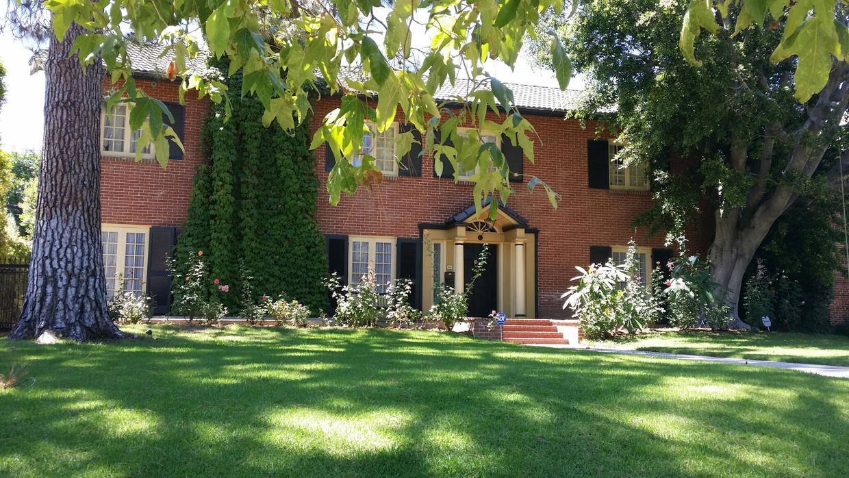 Foto principal - 427 S Arden Blvd
