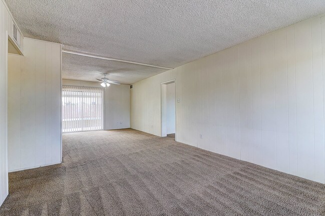 Building Photo - 2225 W Wood Dr