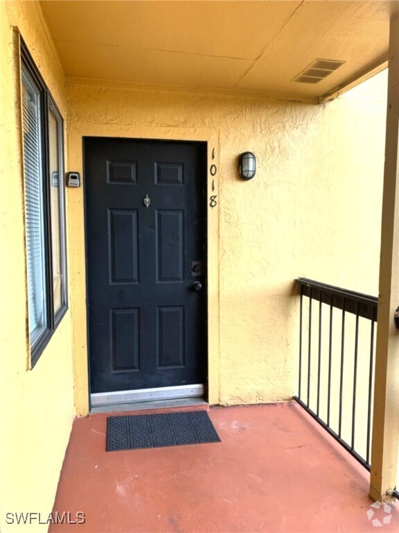Building Photo - 2929 Winkler Ave