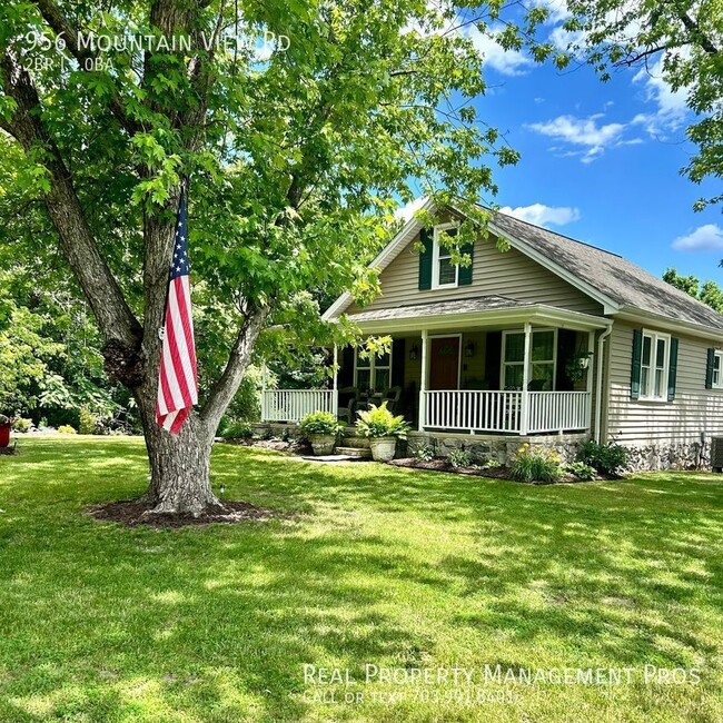Building Photo - Renovated Bungalow on Private Lot with Mod...