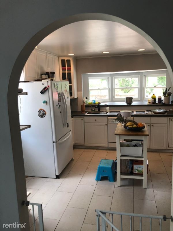 Foto del edificio - 3 br, 1 bath House - 1406 Old Lancaster Pike