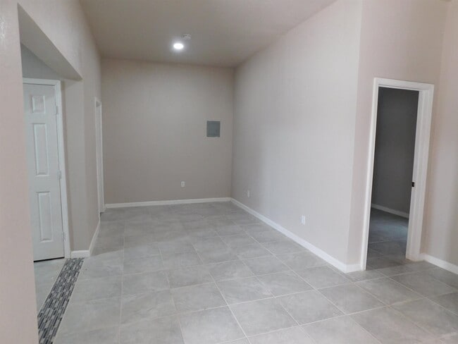 Building Photo - 144 Cerezo Ave