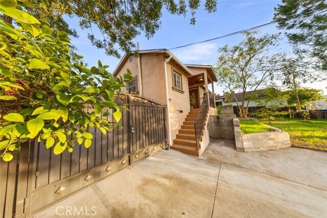 Foto del edificio - 10554 Plainview Ave