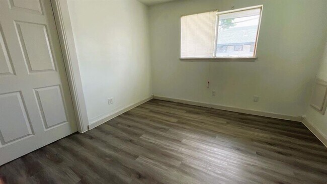 Building Photo - 5409 Suez St