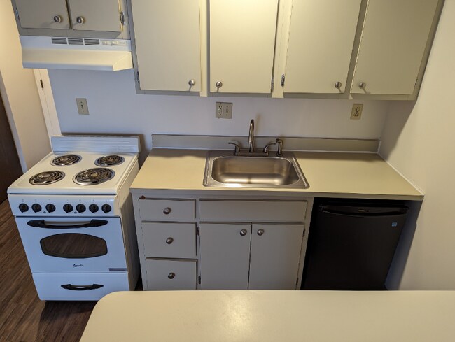 Foto del edificio - 2668 Elmwood Ave