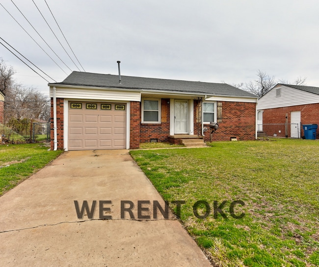 Photo - 207 E Marshall Dr House