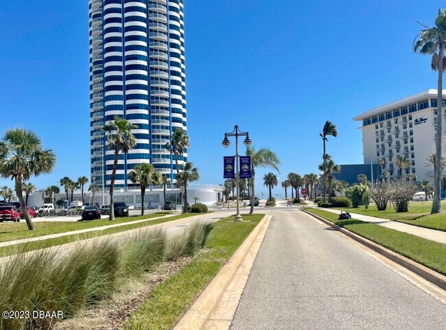 Building Photo - 200 Florida Shores Blvd
