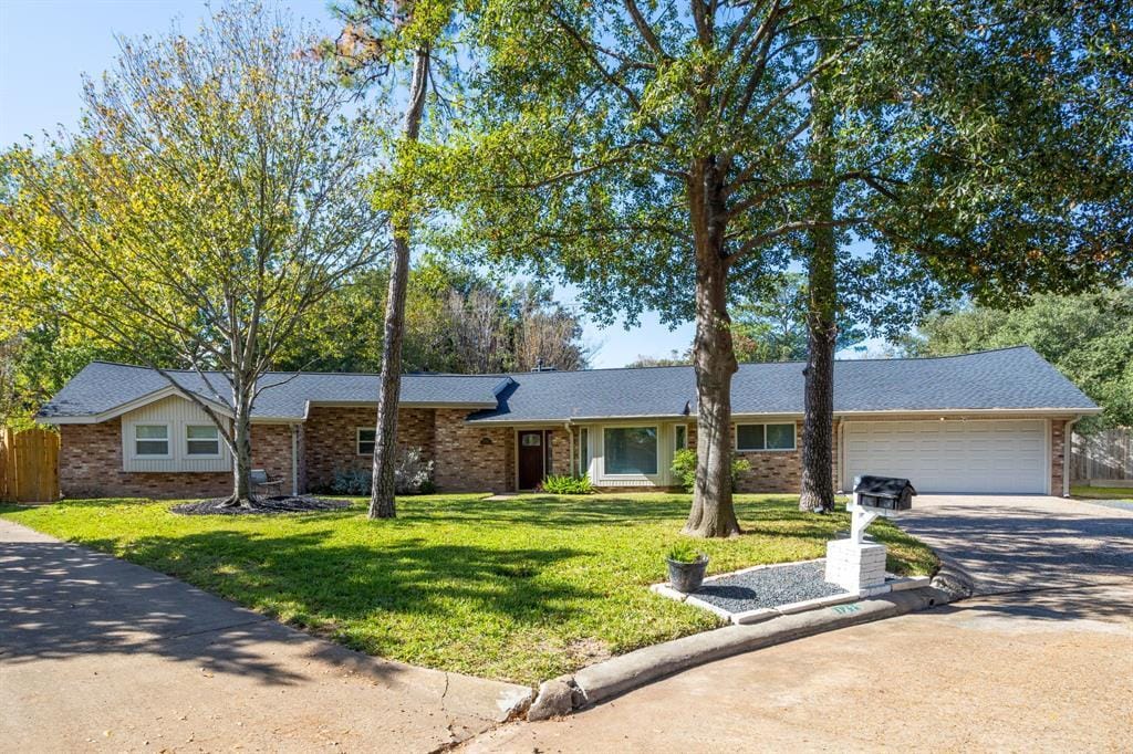 Primary Photo - 11433 Ash Creek Dr