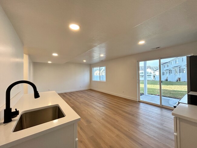 Foto del edificio - 1340 N Sage Dr