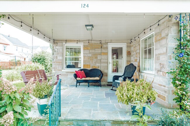 covered front porch - 124 E Conestoga St