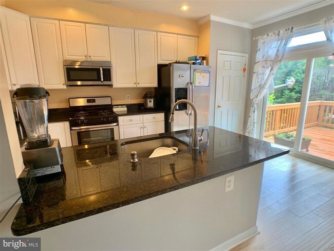 Foto del edificio - 122 Longpoint Way