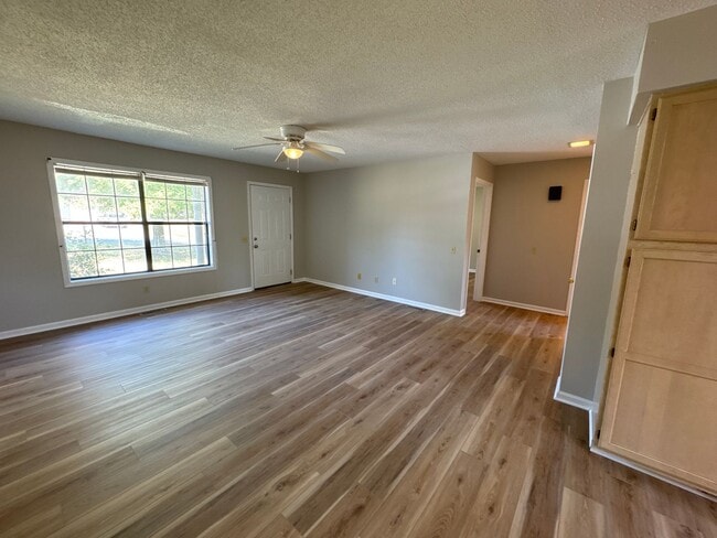 Building Photo - 1007 Northwood Dr