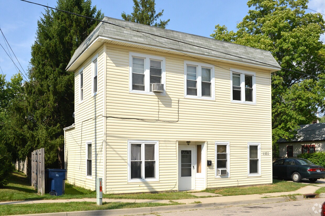 Foto del edificio - 1221 Devon Ave