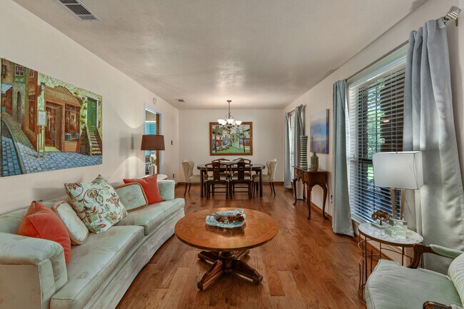 Foto del edificio - 7300 Augusta Cir