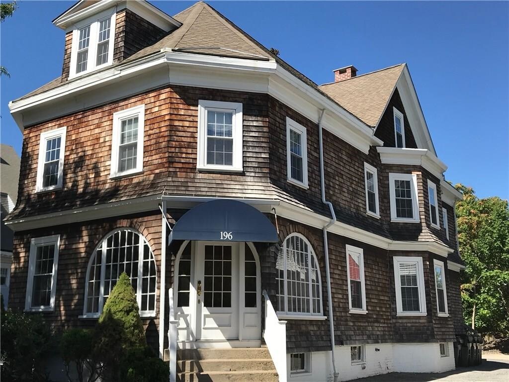 Primary Photo - 130 Waterman St