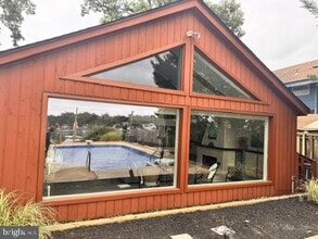 Building Photo - 360 North Dr