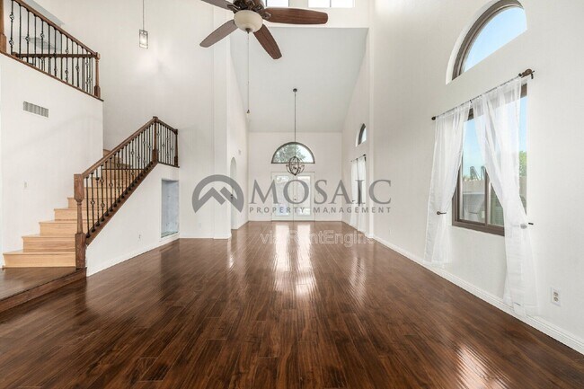 Foto del edificio - 634 E Century Ave