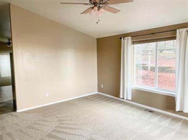 Building Photo - 6913 Owl Dr SE