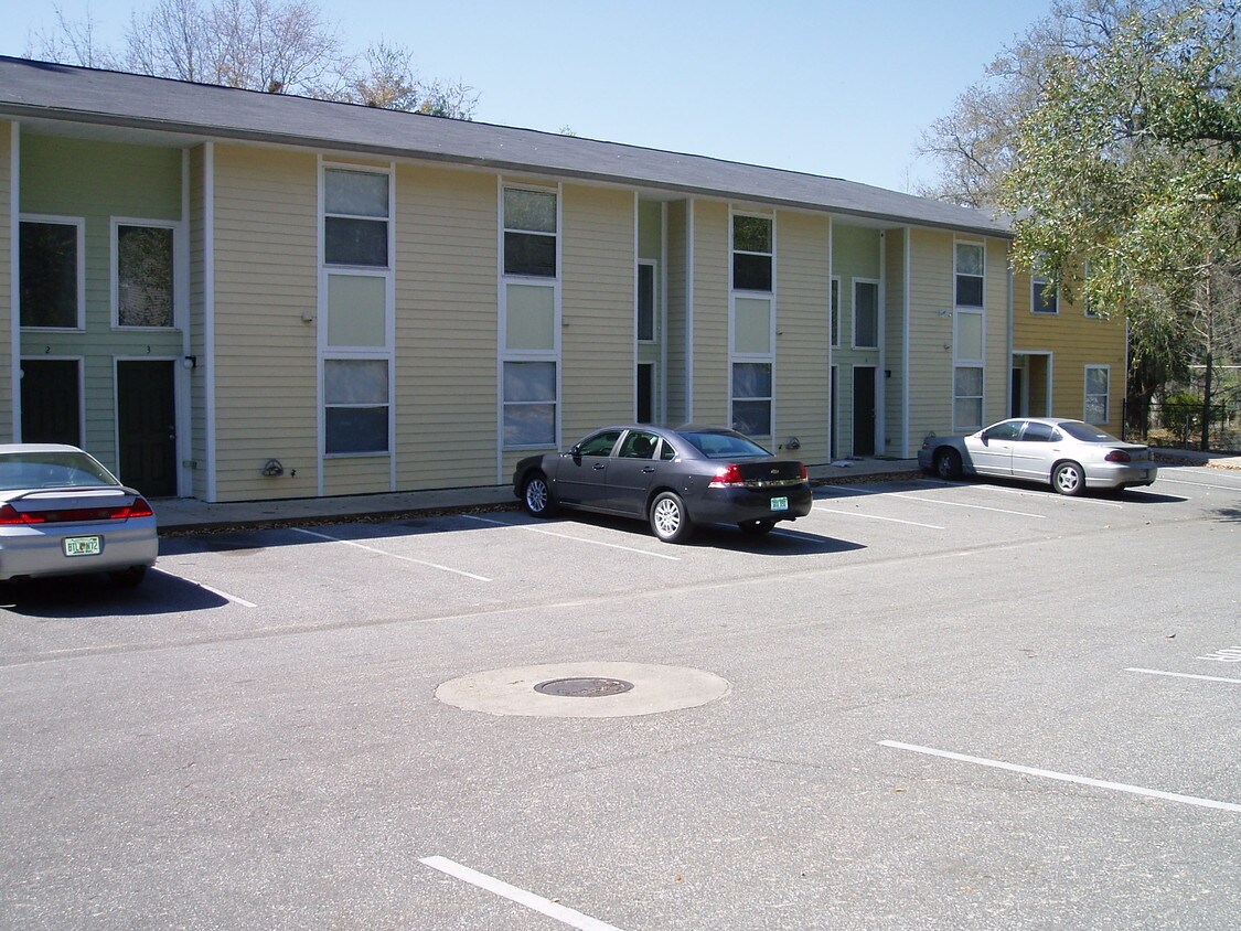 Foto principal - Lone Oak Townhomes