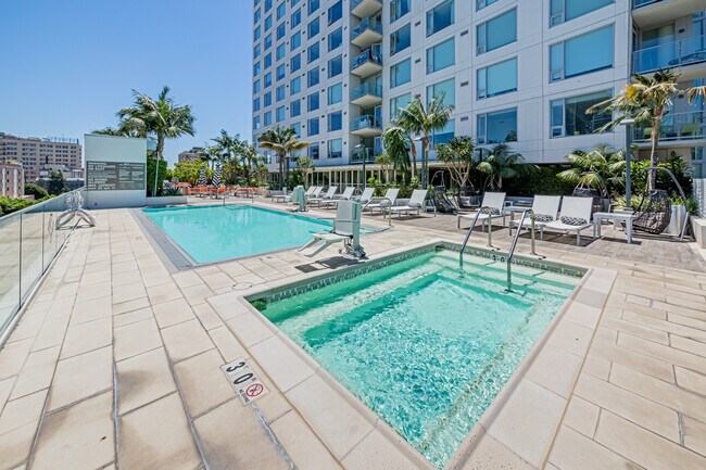 Foto del edificio - 1050 S Grand Ave