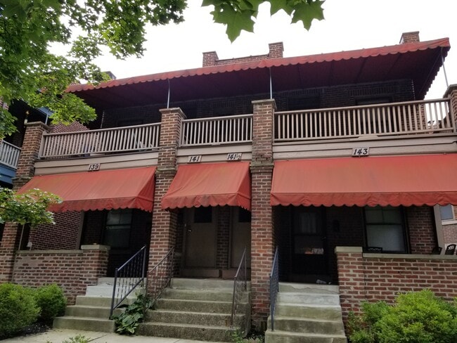 Building Photo - 141 1/2 W 1st Ave