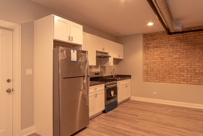Foto del edificio - 1369 W Greenleaf Ave