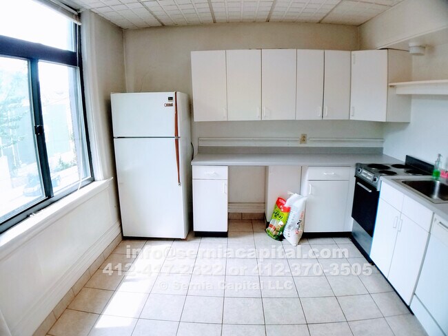 Kitchen - 5807 Elmer St