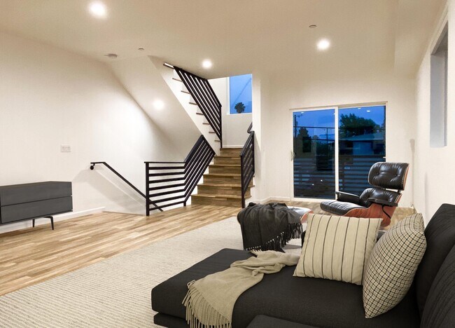 Building Photo - 5505 Camellia Ave