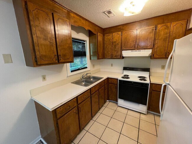 Building Photo - SHJ08 - 104 Guyton Loop