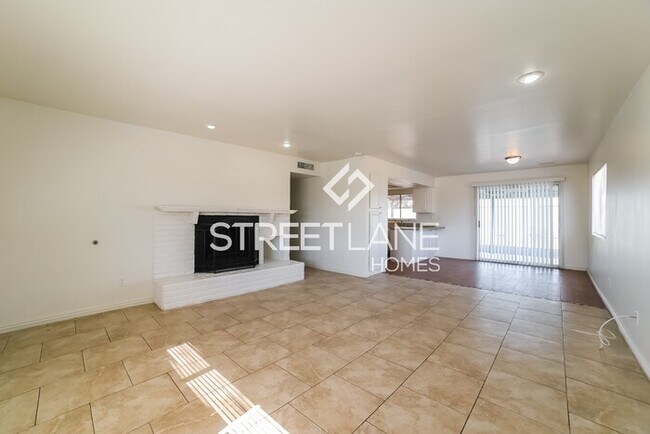Building Photo - NOW OFFERING FIRST FULL MONTH FREE!!