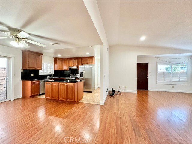 Foto del edificio - 18113 Elaine Ave