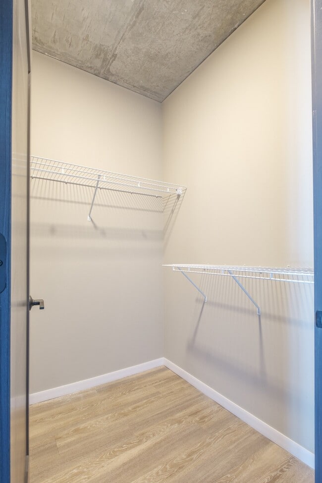 Building Photo - 14 N Peoria St