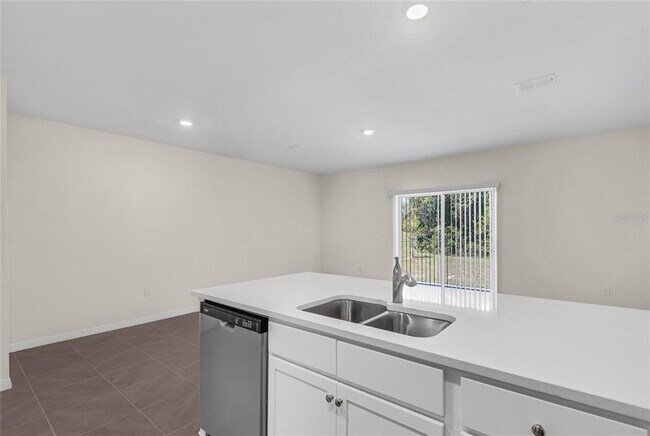 Foto del edificio - 2340 Penguin Blvd