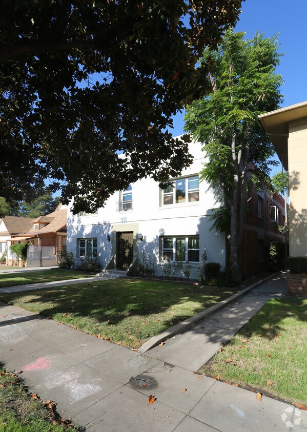 Building Photo - 311 N Howard St