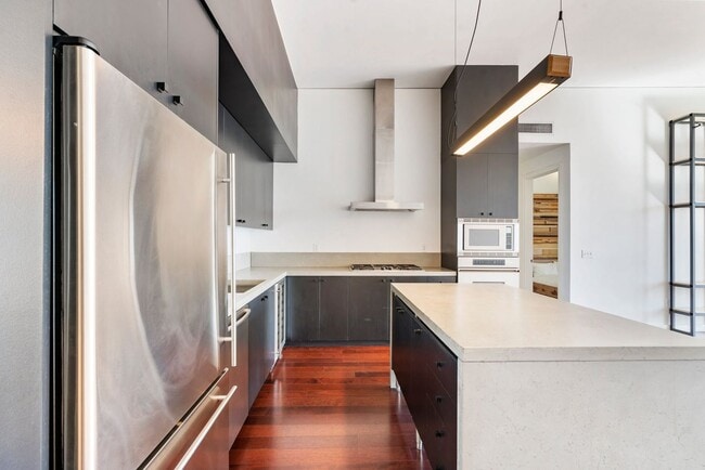 Building Photo - The Civic - 2 bed/2 bath, east facing 16th...