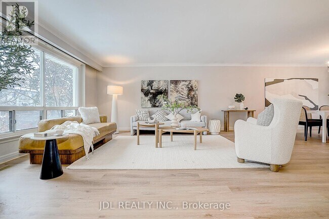 Photo du bâtiment - 87 Munro Blvd