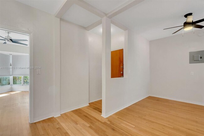 Building Photo - 319 W 28th St